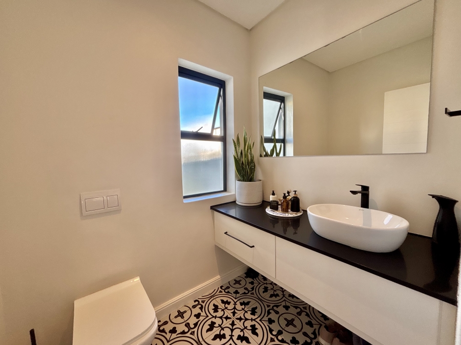 4 Bedroom Property for Sale in Sandown Western Cape
